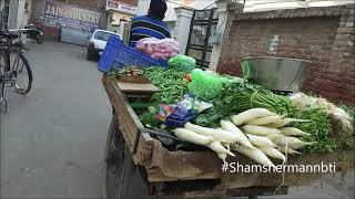 Street fresh vegetables seller sounds.// Sabjiwala.