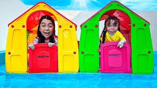 SARAH E ELOAH em uma HISTÓRIA ENGRAÇADA das CASINHAS NA PISCINA | Best stories for kids