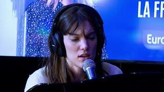 Charlotte Cardin  : "Main Girl" (Live Bonjour la France)