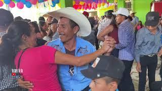 Esooo pero que paso aquí?  sigue el buen ambiente y así lo disfruta la gente #baileschingones