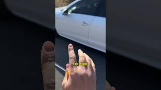 The car keys are locked in the car, a trick will surprise you!#car