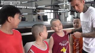 TRỊNH SƯ PHỤ DẠY BOXING CHO TRẺ EM - BOXING KID AT TRIGGER BOXING