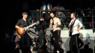 Coldplay - Im a Believer (Acoustic in the crowd)- Live In Melbourne (HD) Multi Angle