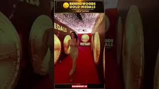 Sunny Leone's Stylish Entry at Behindwoods Gold Medals