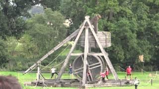 Warwick Castle - Trebuchet in Action