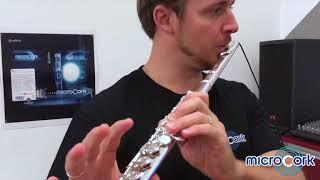 Szilard Somogyi shows different flute techniques with the MicroCork pickup