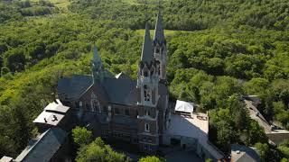 Catedral Mary Help - Igreja Maria do Socorro em Wisconsin (drone)