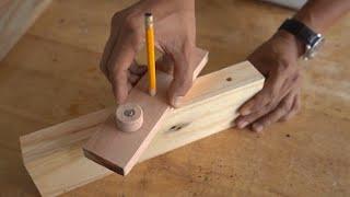 DIY Woodworking Tool - How to make a Center Jig - Adjustable Center Finder Jig