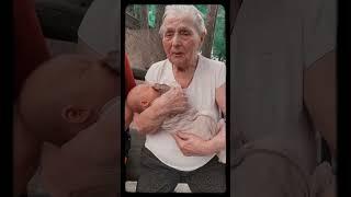 Тебе  лишь месяц,и ты на ручках у ПраПраБабушки.Вам 95, и вы держите на ручках ПраПраВнучку #рек