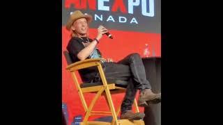 Jamie Campbell Bower starts to sing Johanna at the Canada, Fan Expo 2022. ️