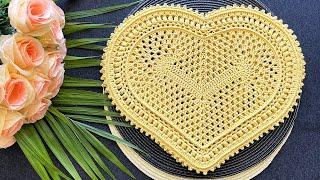 Crochet sousplat in the shape of a heart, Patricia