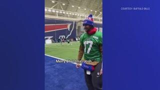 Elvis surprises Josh Allen at Bills practice