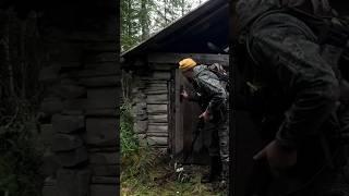 ПОСТУЧАЛ В ДВЕРЬ БРОШЕННОЙ ИЗБЫ А ТАМ #изба #находка