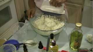 DIY: Natural Shea Butter Cream