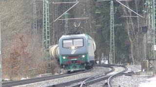 Trenitalia E 412 002 mit TX Logistik Kesselwagenzug bei Aßling am 02.03.2013