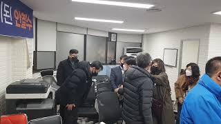 안철수 대통령 후보님  일정을 소화하시며 힘들고 바쁘신 와중에도 지지자 한분한분 눈마주 치시며 다정하게 인사를 나누는 모습~~~^^