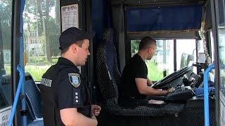 Як в умовах війни патрульні поліцейські перевіряють транспорт Житомира - Житомир.info