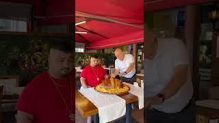 Yasin Cengiz Dev Döner Sürprizini Sevdi  #ağababadöner #yasincengiz #himmetpolat