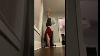 Schott+Handstand