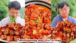 Songsong was scared︎ Ermao steals pig feet in the kitchen  | songsong and ermao | mukbang