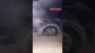 Топчем снег в тундре по пути на стойбище оленеводов