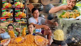 GE BAMS DAN MAS FARID MUKBANG INDOMIE AYAM GEPREK 10 BUNGKUS DENGAN TELUR AYAM‼️ SUASANA DESA SEJUK