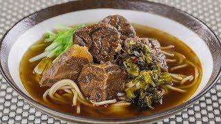 【1mintips】名店牛肉麵，好吃秘訣帶回家。一次多煮一些，正餐宵夜隨時上桌。