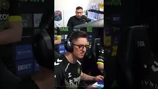 apEX insulte et rage en plein match ! 