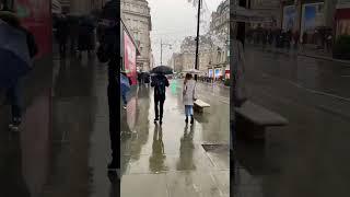 Heavy rain in London & England ️️️