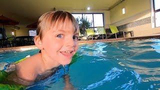 HOTEL POOL JUMPING!