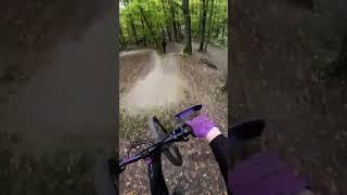 #downhillgirl #dirtjumps #mtb