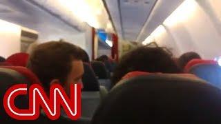 Pilot of shaking plane asks passengers to pray (2017)