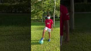 How to play soccer- Basics:How to dribble and Juggle a soccer ball