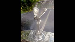 The Spirit of Ecstasy takes a shower #rollsroyce #silvershadow