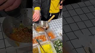 南昌拌粉 10元一份，第一次吃南昌拌粉，分量好足啊，只是味道不够重 #路边摊 #街边小吃 #街头美食 #chinastreetfood #streetfood #chinafood #shorts
