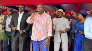 Ken wa Maria welcomes Kalonzo Musyoka to the stage with his popular hit, “Ika Nesa Kalonzo.”