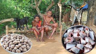 tribe 100years old grandma & grandpa lifestyle || old grandma cooking fish curry and eating