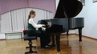 Kseniya Ivanchenko -Chopin Etude No. 4; Rachmaninoff Musical Moment in B minor
