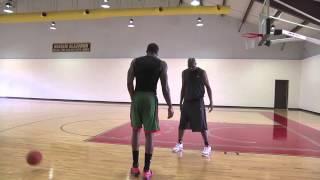 Hakeem Olajuwon Demonstrating Low Post Moves - Amazing Footwork!