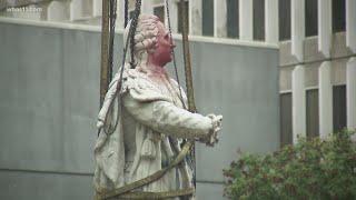 Metro Council asks mayor to restore King Louis XVI statue