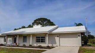 2639 CARDWELL WAY, SARASOTA, FL Presented by Gina Ursini.