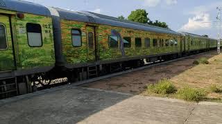 09229 Mumbai Central - Hisar Duronto Express skip Jerthi Dadhia at full Speed #duronto super fast