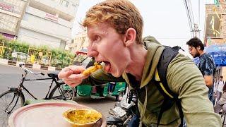 Trying $0.40 Aloo Kachori while exploring Kamla Nagar 