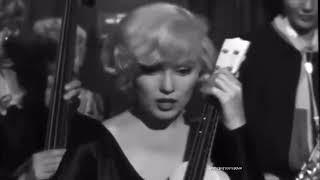 Marilyn Monroe- Some Like It Hot (Caught Scene) 1959