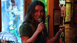 Courtney Zelazny jokes about dating apps