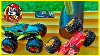 MONSTER TRUCKS VS RACE CARS  Smashing Hammer, Swinging Pendulum Race (Monster Jam & Hot Wheels)