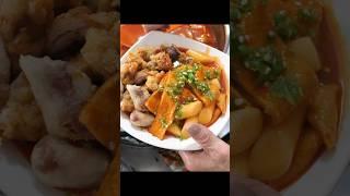 닭튀김과 떡볶이 조합의 원조? 청양고추 올려주는 40년된 떡볶이 맛집 / spicy rice cake Tteokbokki - Korean Street food #shorts