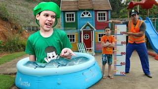 LUCAS QUER MUITO BRINCAR NA PISCINA