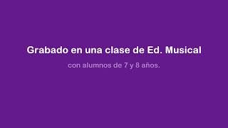 Juego de improvisación y vocalización con niños