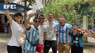 Aficionados de Racing esperan "copar" Asunción en la final de la Copa Sudamericana